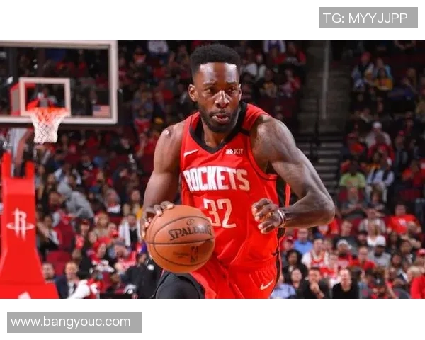 德雷蒙德格林的篮球生涯与领导力探索:从新秀到冠军核心的成长之路